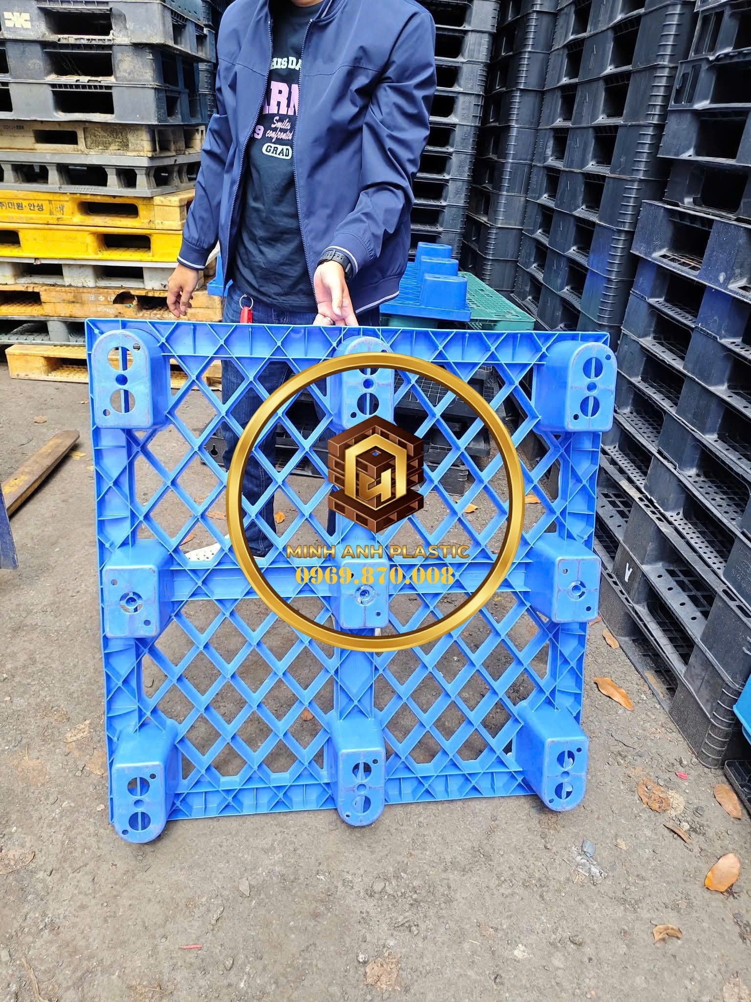 pallet nhựa cũ cho kho hàng