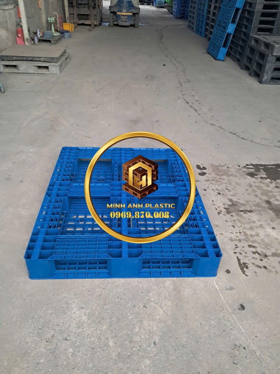 pallet nhựa cũ cho kho hàng