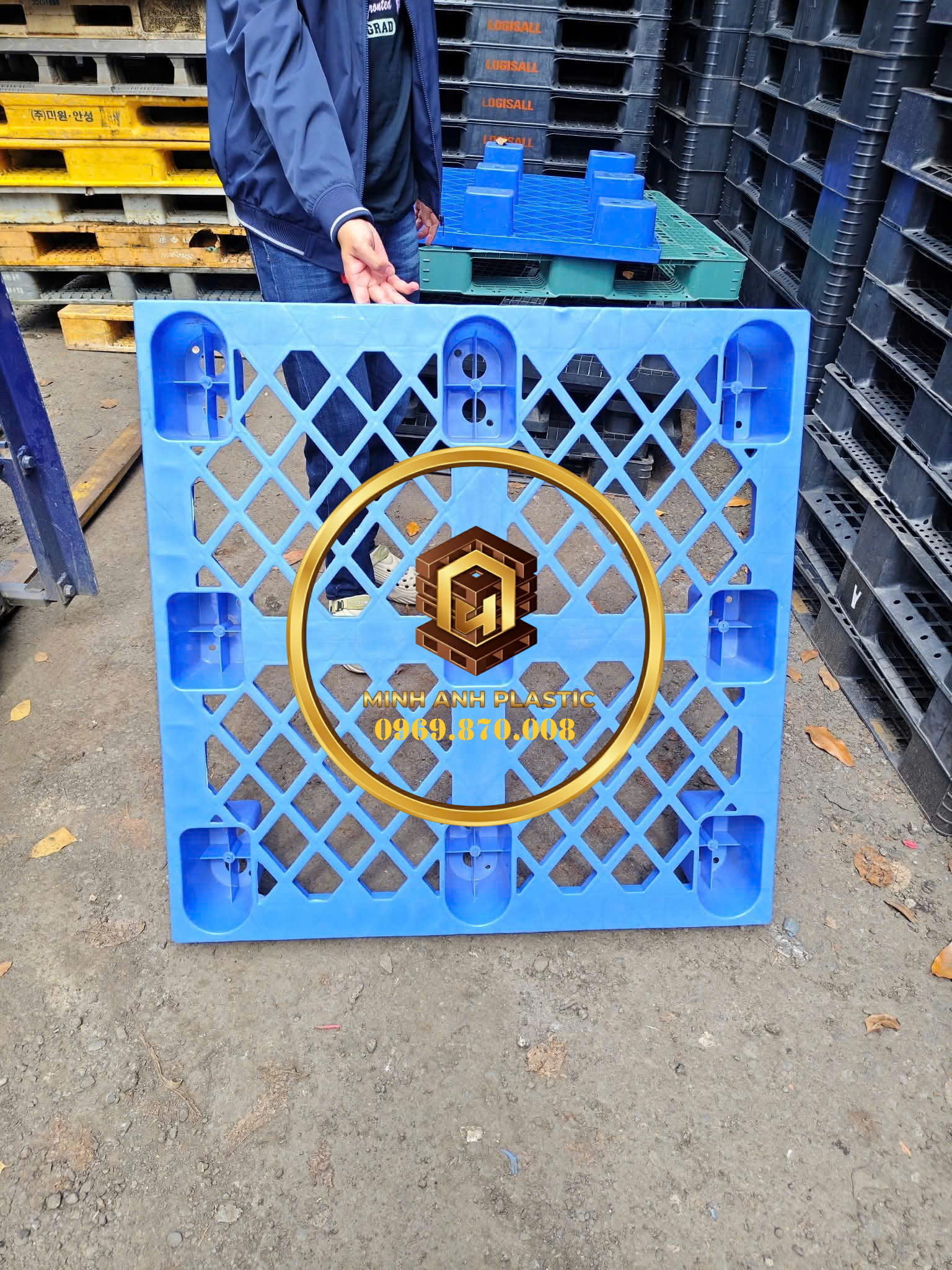 pallet nhựa cũ cho kho hàng