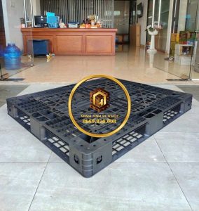 pallet nhựa cũ cho nhà xưởng