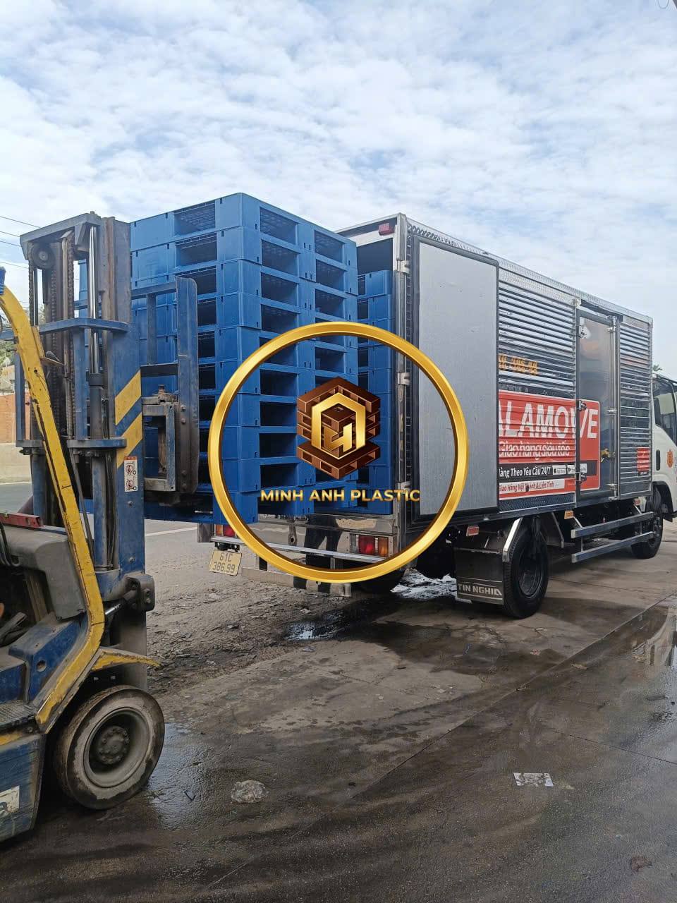 pallet nhựa cũ miền Tây
