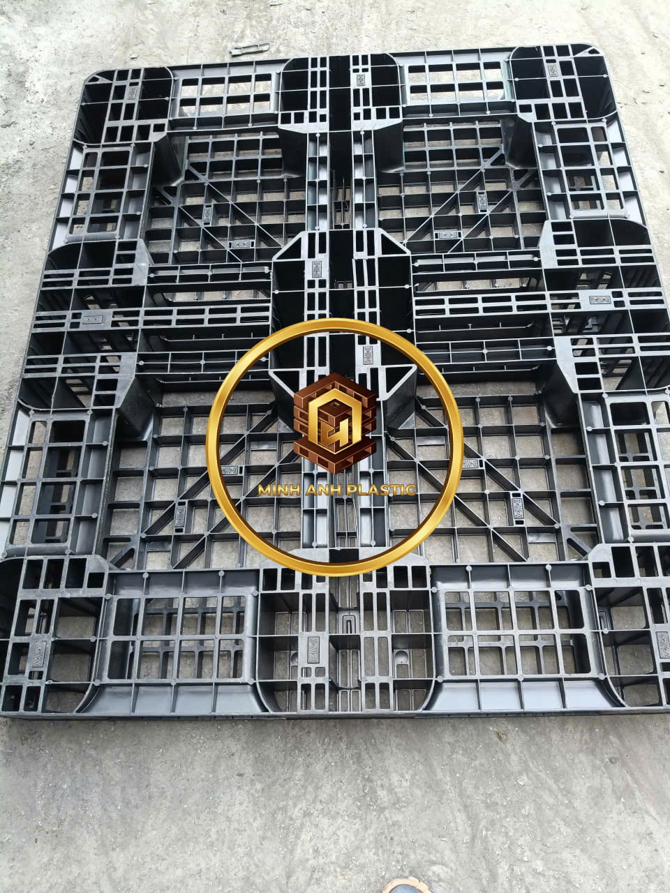 pallet nhựa cũ kê sầu riêng