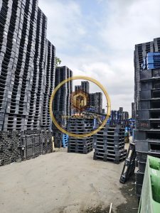 pallet nhựa cũ khu chế xuất Linh Trung